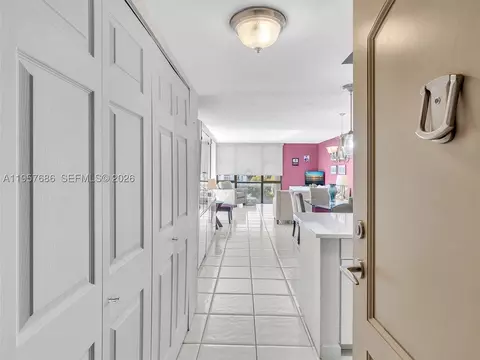 3675 N Country Club Dr #609, Aventura, FL 33180