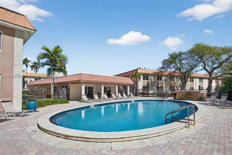 9 NE 19th Ct #104C, Wilton Manors, FL 33305