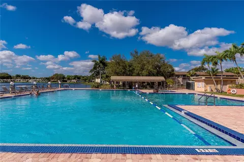 200 Ashbury Rd #205, Hollywood, FL 33024