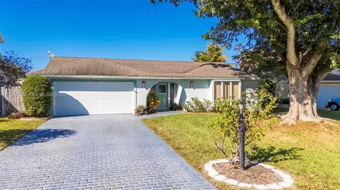 1128 W Rainwood Cir W, Palm Beach Gardens, FL 33410