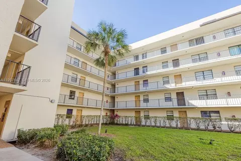 6193 Rock Island Rd #119, Tamarac, FL 33319