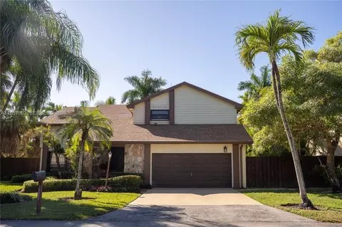 15552 SW 48th St, Miami, FL 33185