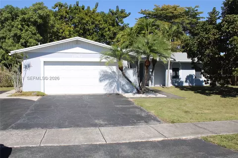 12965 SW 76th Ter, Miami, FL 33183