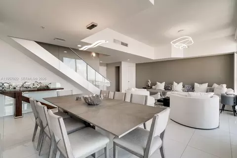 253 NE 2nd St #4904, Miami, FL 33132