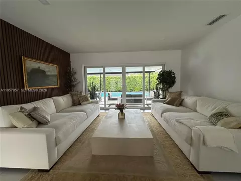 1915 NE 213th Ter, Miami, FL 33179
