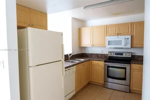 Kitchen - 509 E Sheridan St #3083, Dania Beach, FL 33004 photo 2 of 3