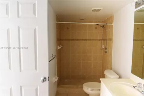 Bath - 509 E Sheridan St #3083, Dania Beach, FL 33004 photo 2 of 5