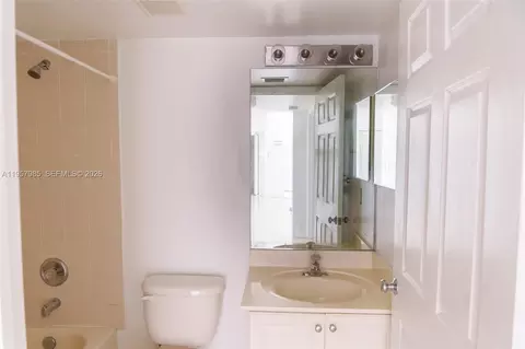 Bath - 509 E Sheridan St #3083, Dania Beach, FL 33004 photo 4 of 5
