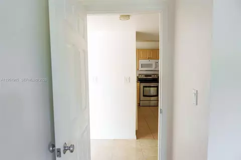 Entry Way - 509 E Sheridan St #3083, Dania Beach, FL 33004 photo 3 of 3