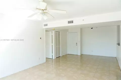 Living - 509 E Sheridan St #3083, Dania Beach, FL 33004 photo 7 of 9