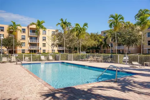 Exterior - 509 E Sheridan St #3083, Dania Beach, FL 33004 photo 4 of 5