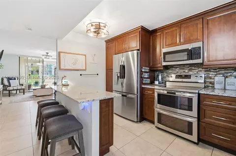 10300 NW 30th Ct #109, Sunrise, FL 33322