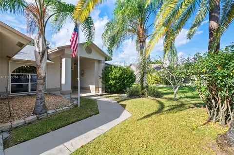 4201 SW 78th Dr, Davie, FL 33328