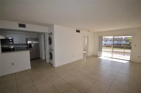 15201 SW 80th St #207, Miami, FL 33193