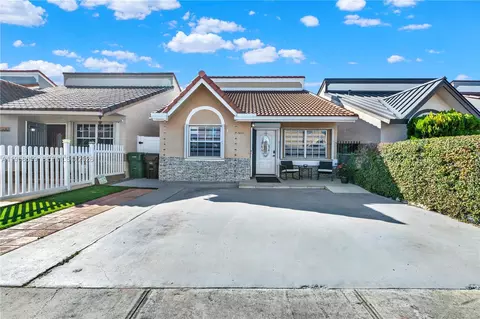 7462 W 29th Way, Hialeah, FL 33018
