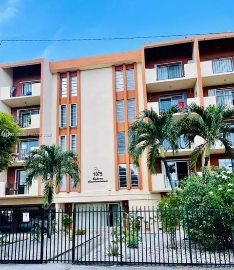 1075 W 68th St #403, Hialeah, FL 33014