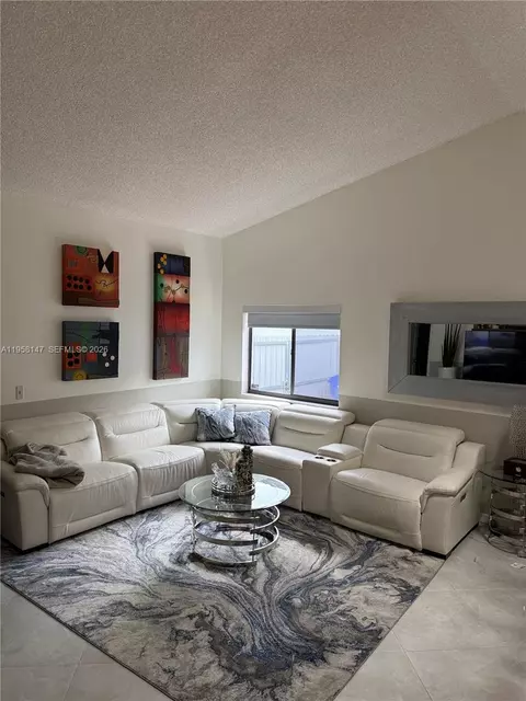 11021 SW 13th St, Pembroke Pines, FL 33025