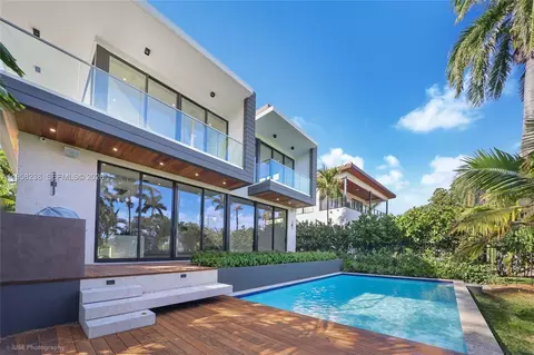 5825 Alton Rd, Miami Beach, FL 33140