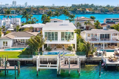 1161 Stillwater Dr, Miami Beach, FL 33141