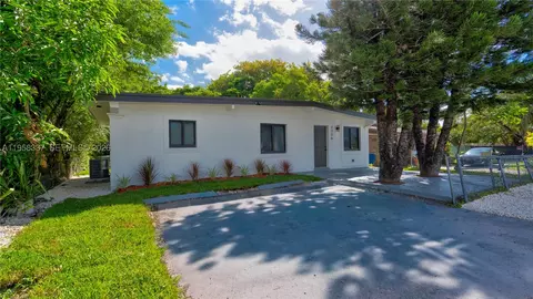 2736 NW 21st Ave, Oakland Park, FL 33311
