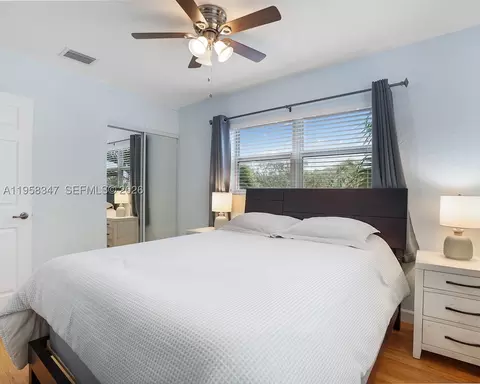 3531 NW 50th Ave #514, Lauderdale Lakes, FL 33319