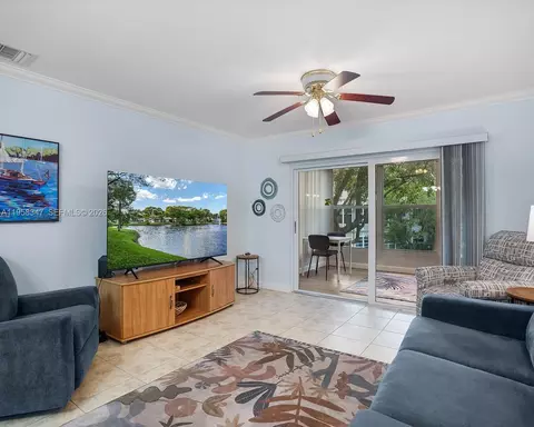 3531 NW 50th Ave #514, Lauderdale Lakes, FL 33319
