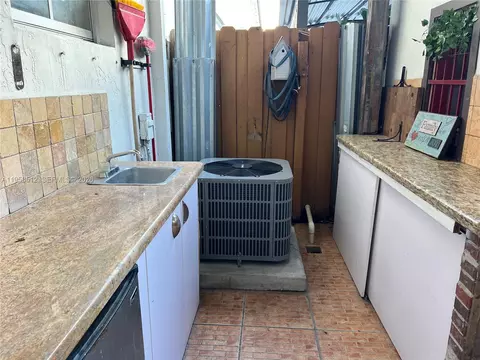 8001 W 36th Ave #1, Hialeah, FL 33018 photo 16
