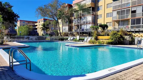 406 NW 68th Ave #304, Plantation, FL 33317