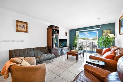 12890 NE 8th Ave #203, North Miami, FL 33161