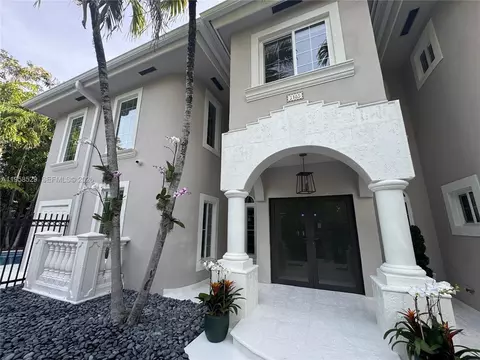 3185 Washington St, Miami, FL 33133