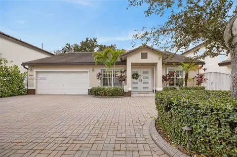 8864 NW 189th Ter, Hialeah, FL 33018