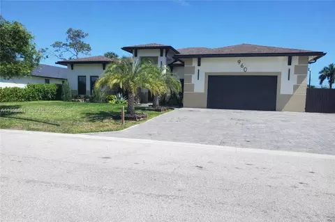960 Rutherford Ln, Haverhill, FL 33415