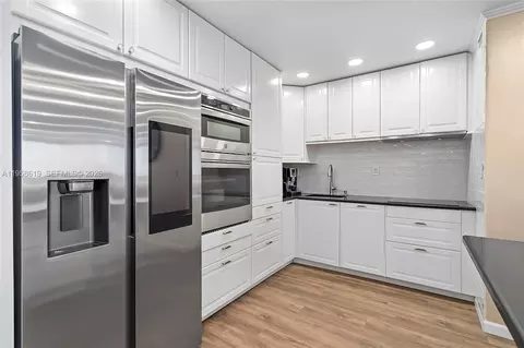 600 Three Islands Blvd #604, Hallandale Beach, FL 33009