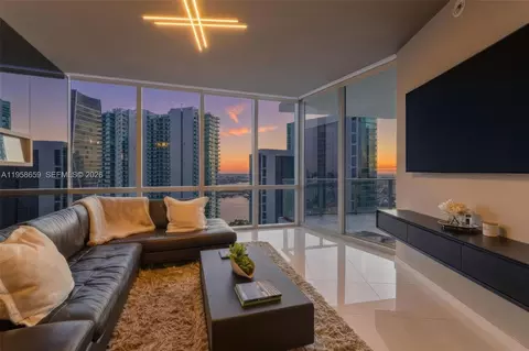 851 NE 1st Ave #4303, Miami, FL 33132