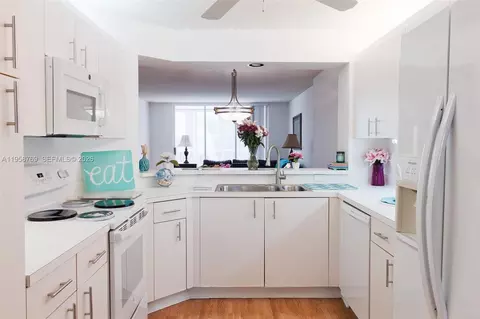 7788 Trent Dr #311, Tamarac, FL 33321