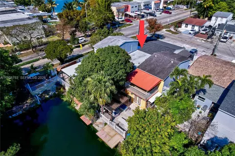 View/Area - 1594 W 73rd St, Hialeah, FL 33014 photo 3 of 4