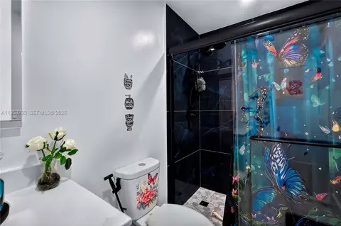 Bath - 1594 W 73rd St, Hialeah, FL 33014 photo 4 of 4