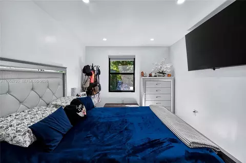 Bedroom - 1594 W 73rd St, Hialeah, FL 33014 photo 3 of 4