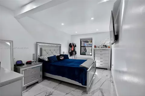 Bedroom - 1594 W 73rd St, Hialeah, FL 33014 photo 2 of 4