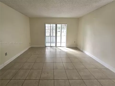 4334 NW 9th Ave #9-1B, Pompano Beach, FL 33064