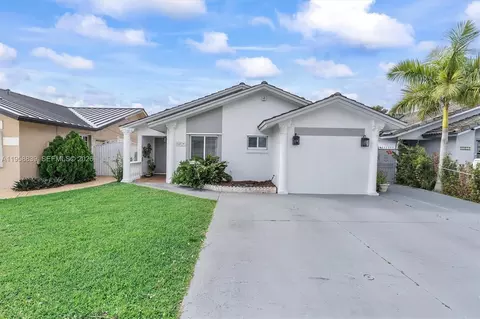 16834 NW 70th Ave, Hialeah, FL 33015