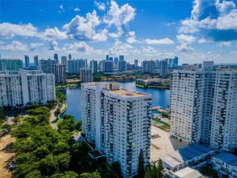 2780 NE 183rd St #1606, Aventura, FL 33160