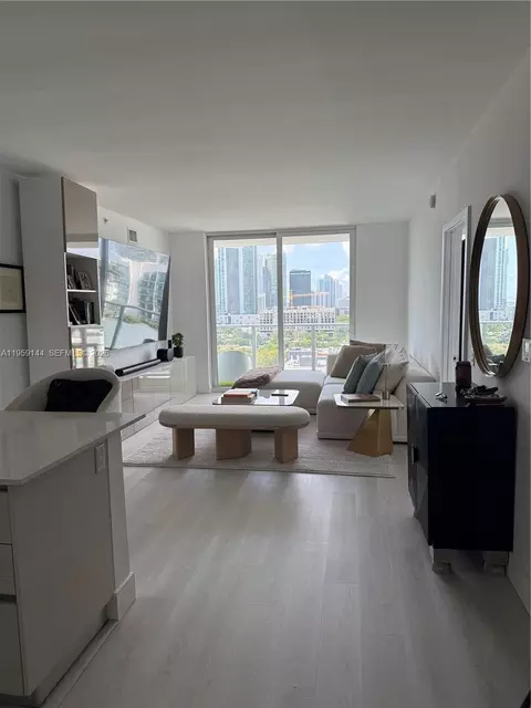 4250 Biscayne Blvd #1618, Miami, FL 33137