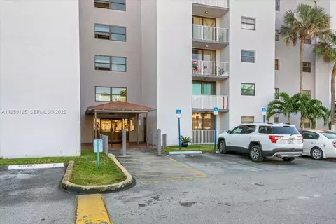 8075 NW 7th St #120, Miami, FL 33126