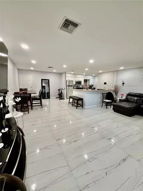 518 NW 47th Ct, Oakland Park, FL 33309