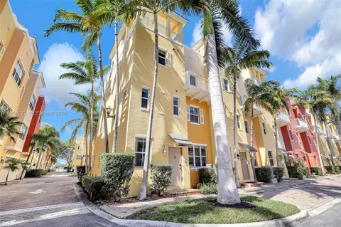 2318 Vintage Dr #2318, Lighthouse Point, FL 33064