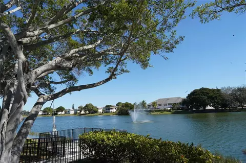 226 Wellington G #G, West Palm Beach, FL 33417