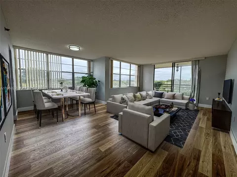 1200 Saint Charles Pl #419, Pembroke Pines, FL 33026