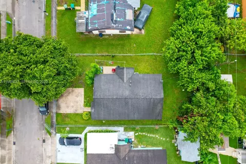 435 NW 15th St, Florida City, FL 33034