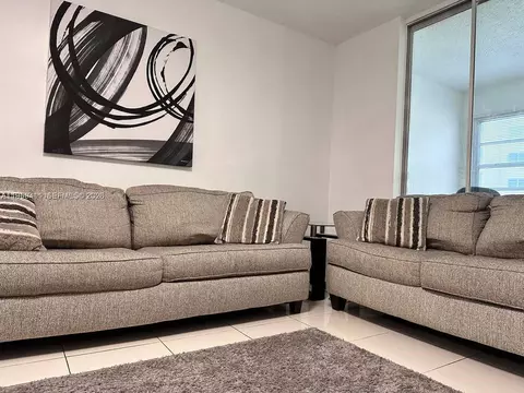 319 NE 14th Ave #106, Hallandale Beach, FL 33009